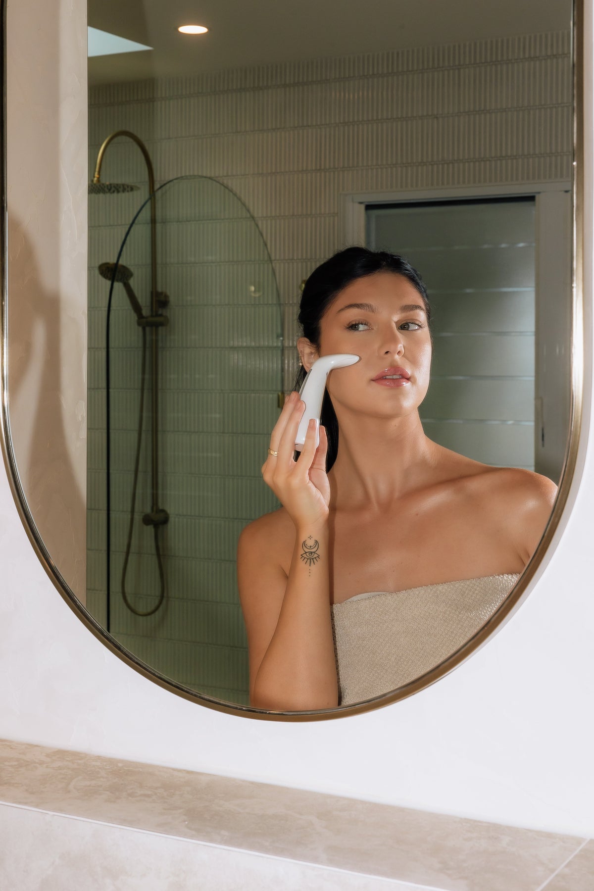 7-in-1 LED Light Therapy Rejuvenation Device